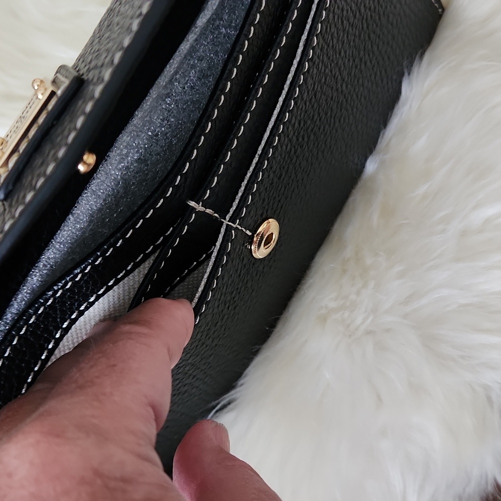 Gorgeous NWT Dooney & Bourke Black Pebbled Leather Envelope Clutch Wallet ๐ค๐๐ - Picture 10 of 13